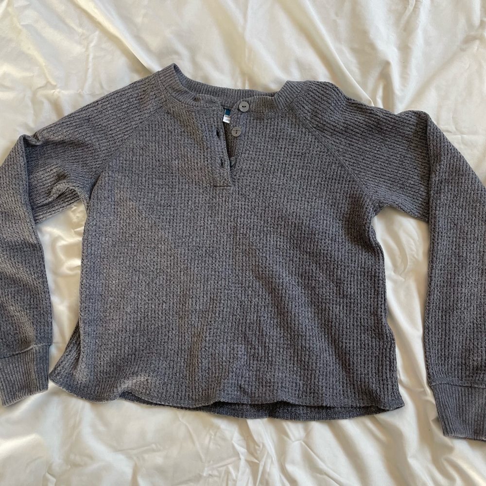 Old navy grey waffle-knit long sleeved thermal